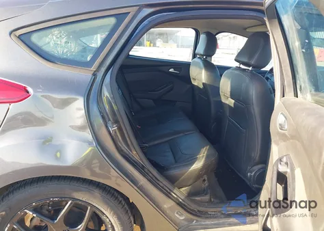 2016 Ford Focus Se z USA, uszkodzony, nr VIN 1FADP3K23GL225055